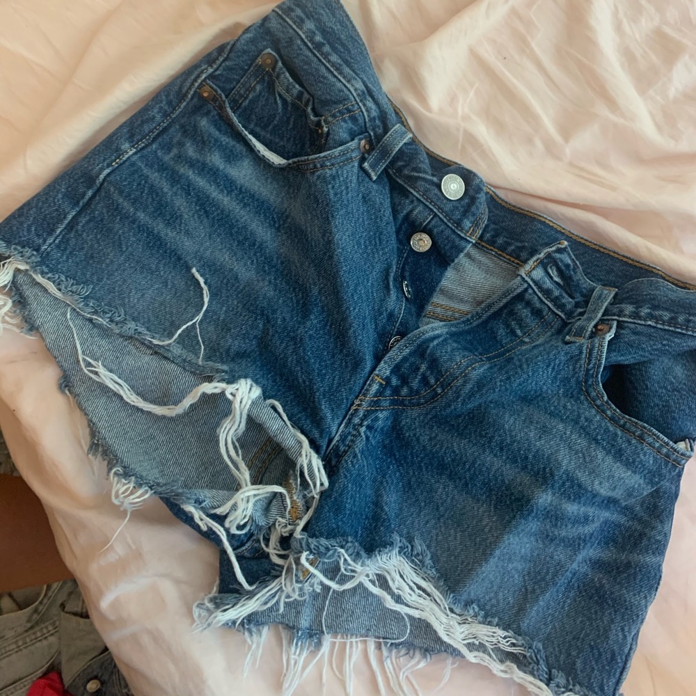 Levi’s 501 cutoff shorts